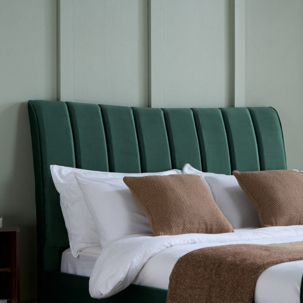 2026 Clover Fabric Bed - Green