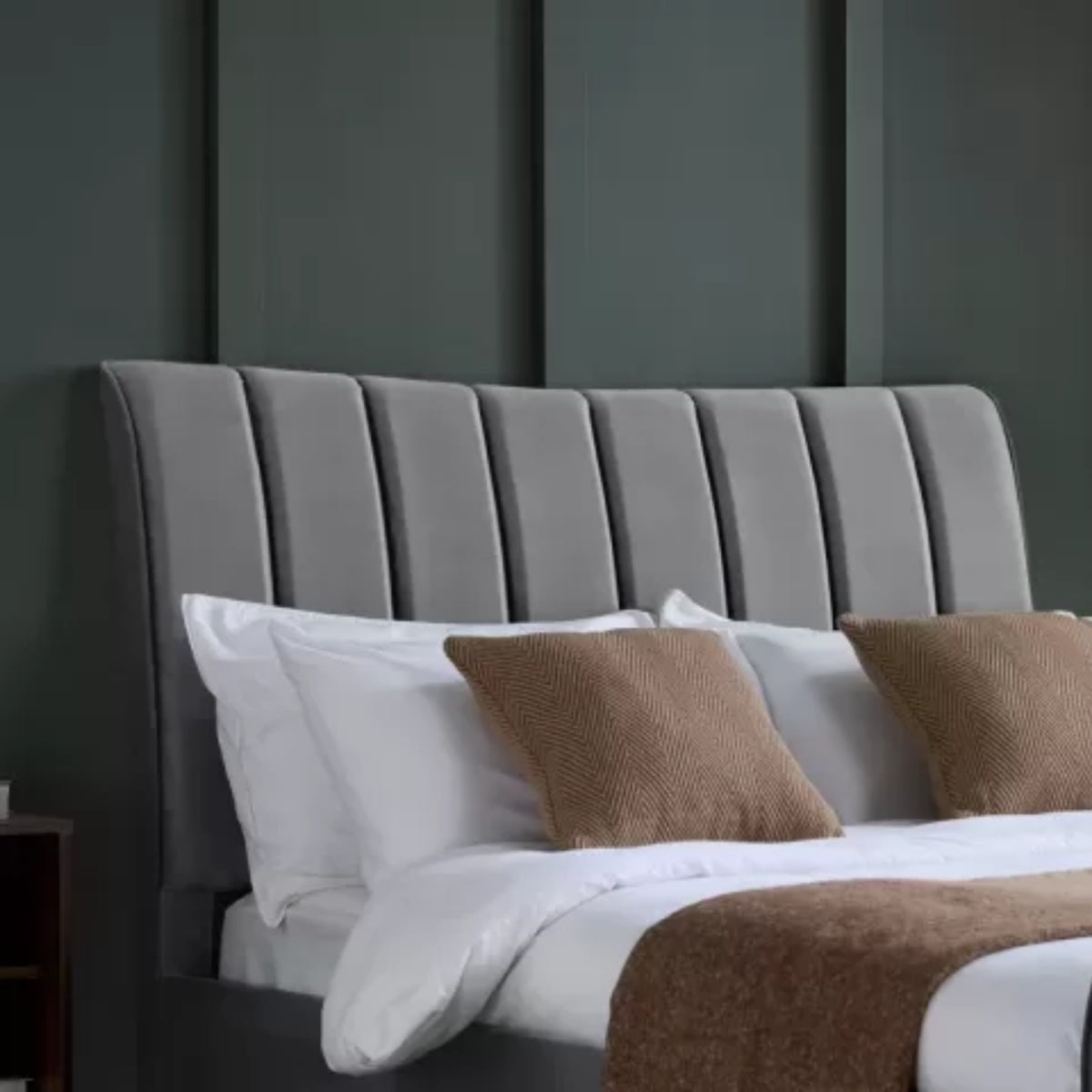 2026 Clover Fabric Bed - Grey Velvet
