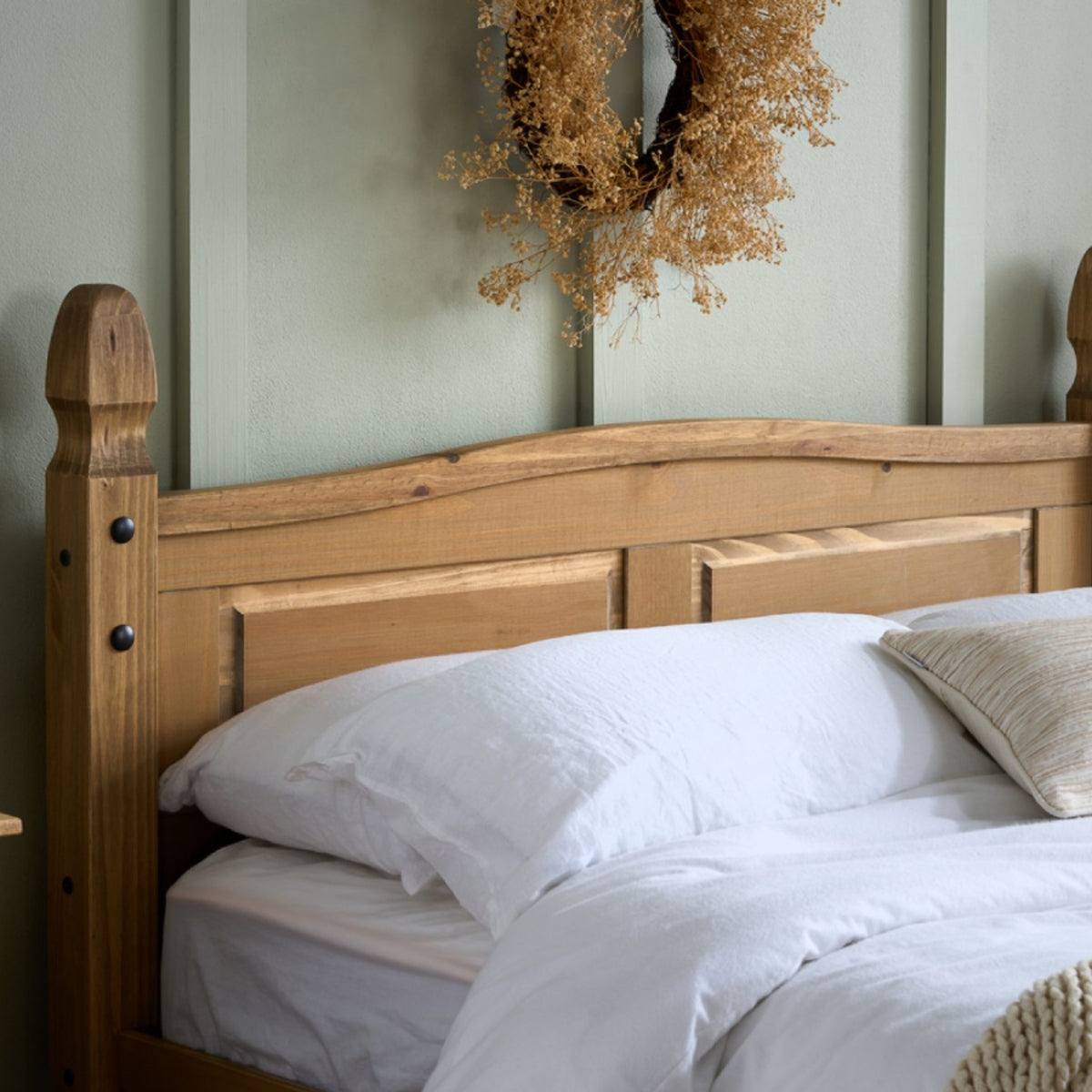 2026 Corona Low End Bed - Pine