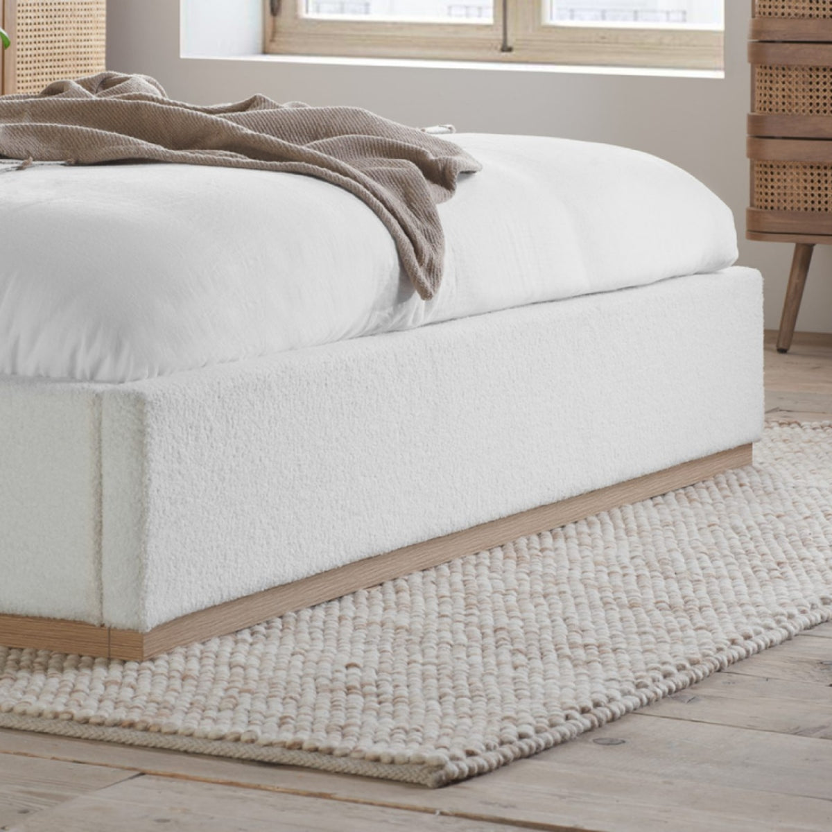 2026 Eden Bed - White