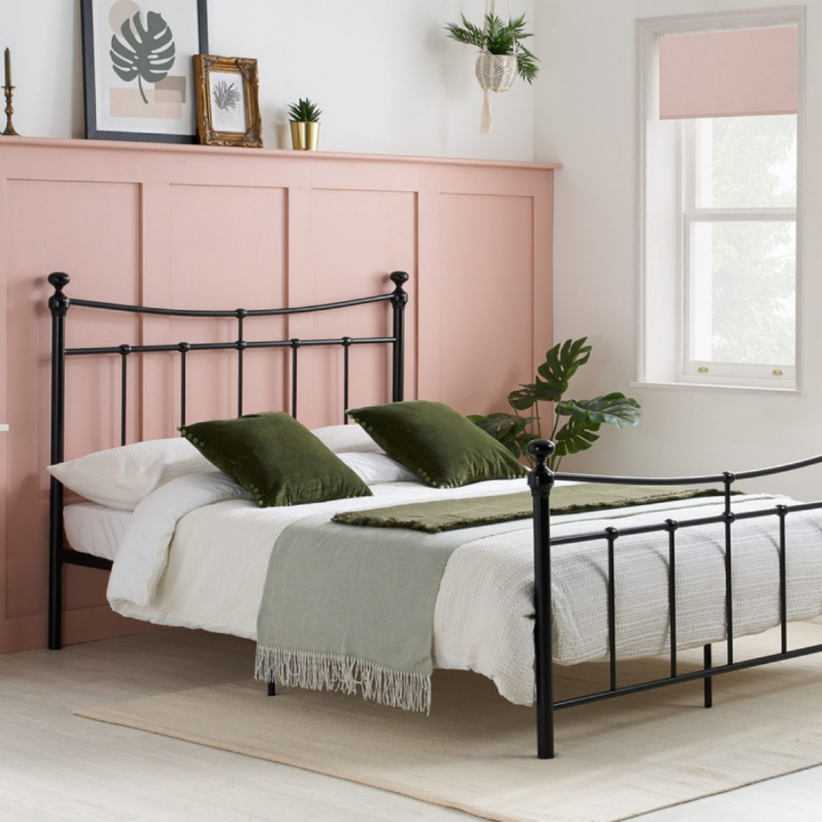 2026 Emily Bed - Black