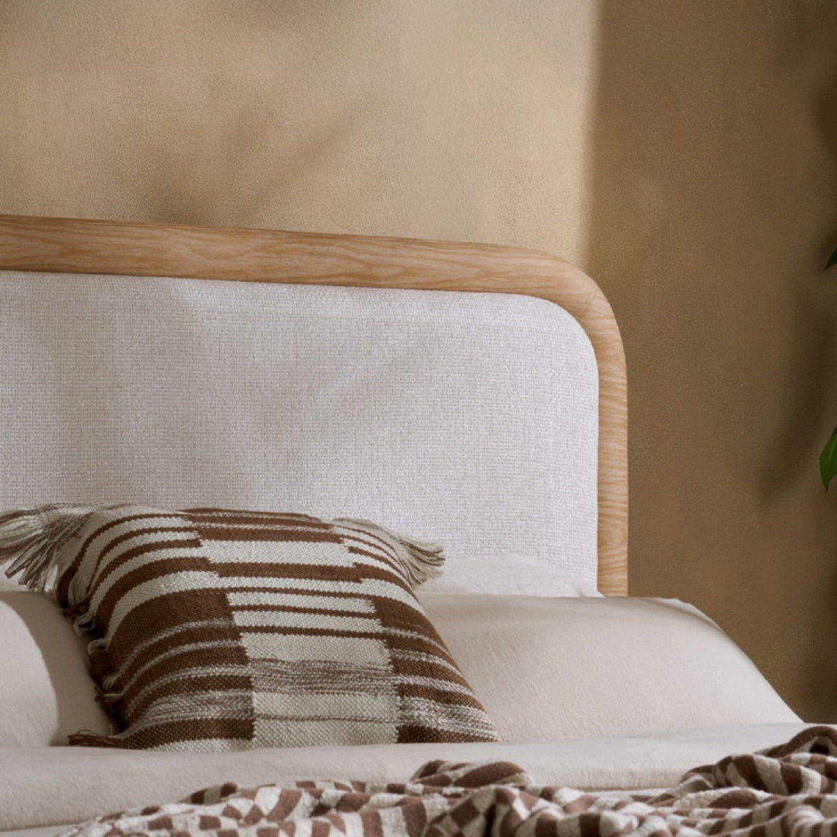 2026 Girona Bed White