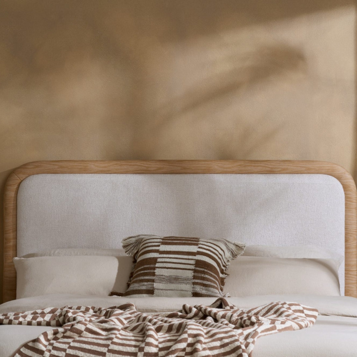 2026 Girona Bed White