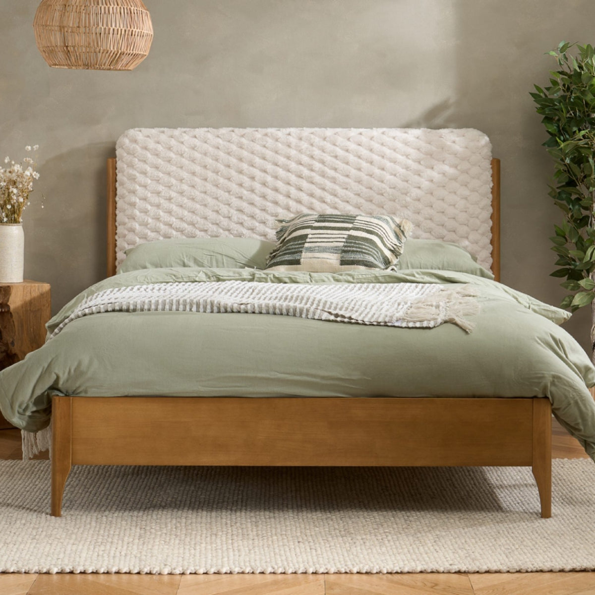 2026 Hatti Bed - White