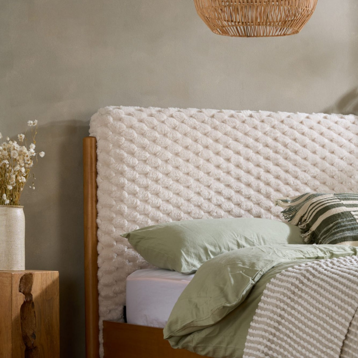2026 Hatti Bed - White