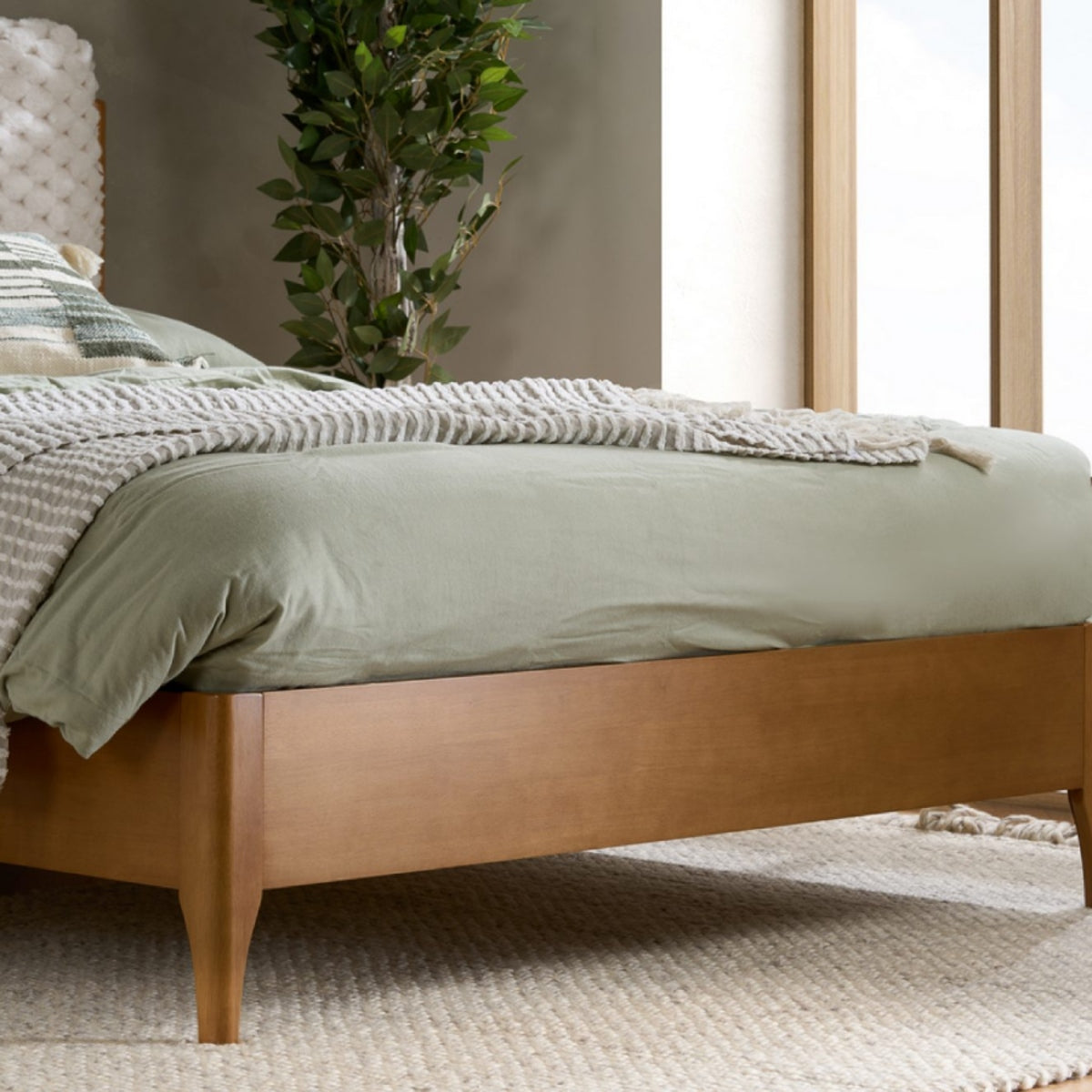 2026 Hatti Bed - White
