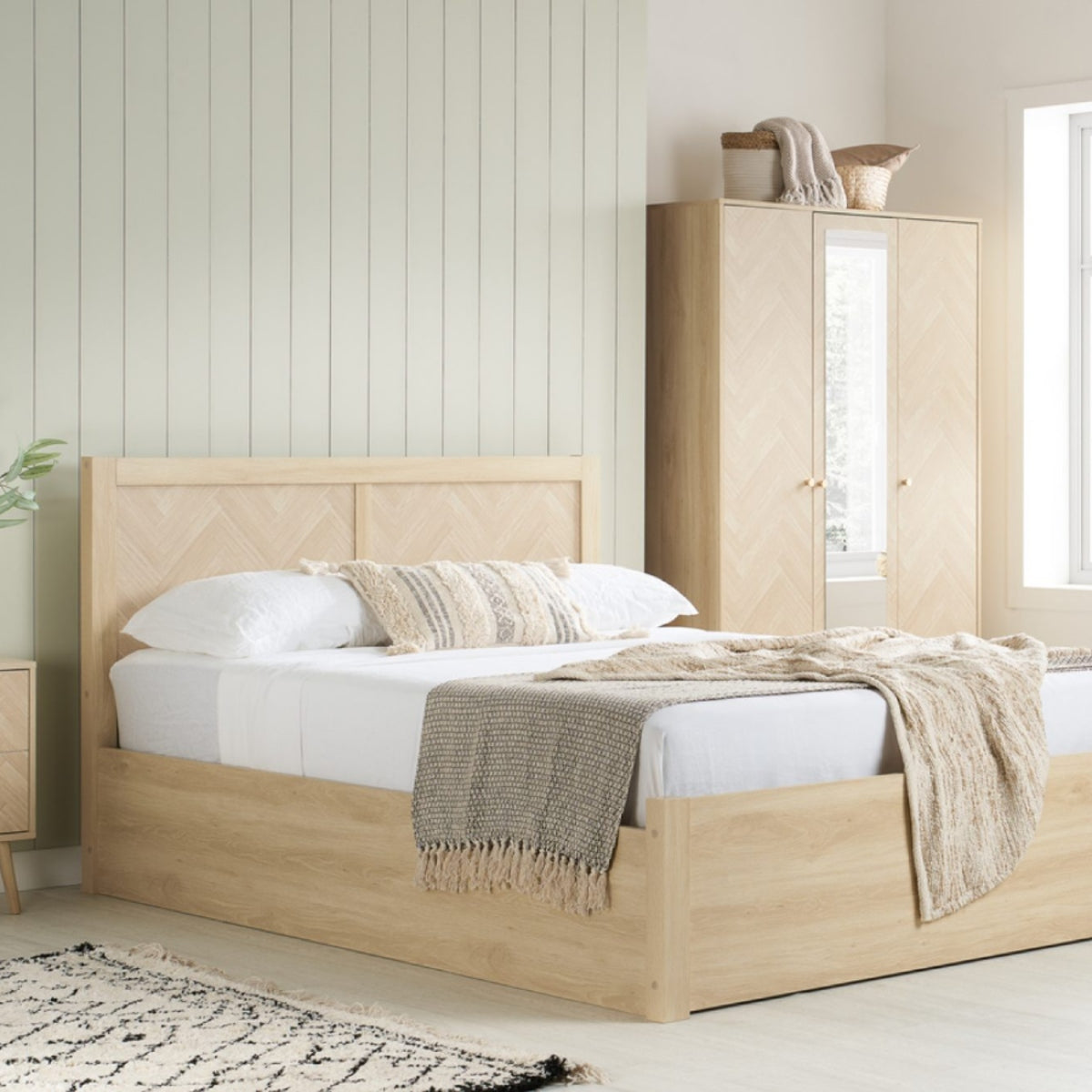2026 Herringford Ottoman Bed - Oak