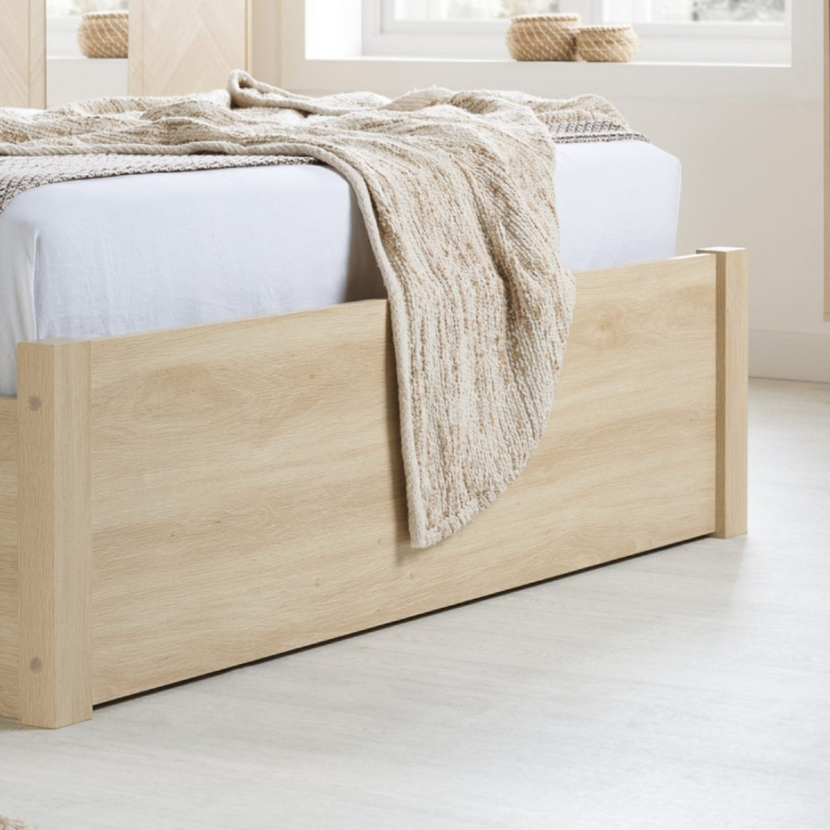 2026 Herringford Ottoman Bed - Oak