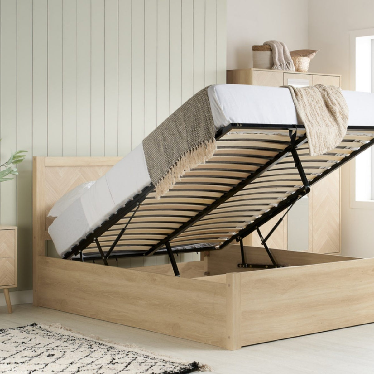 2026 Herringford Ottoman Bed - Oak