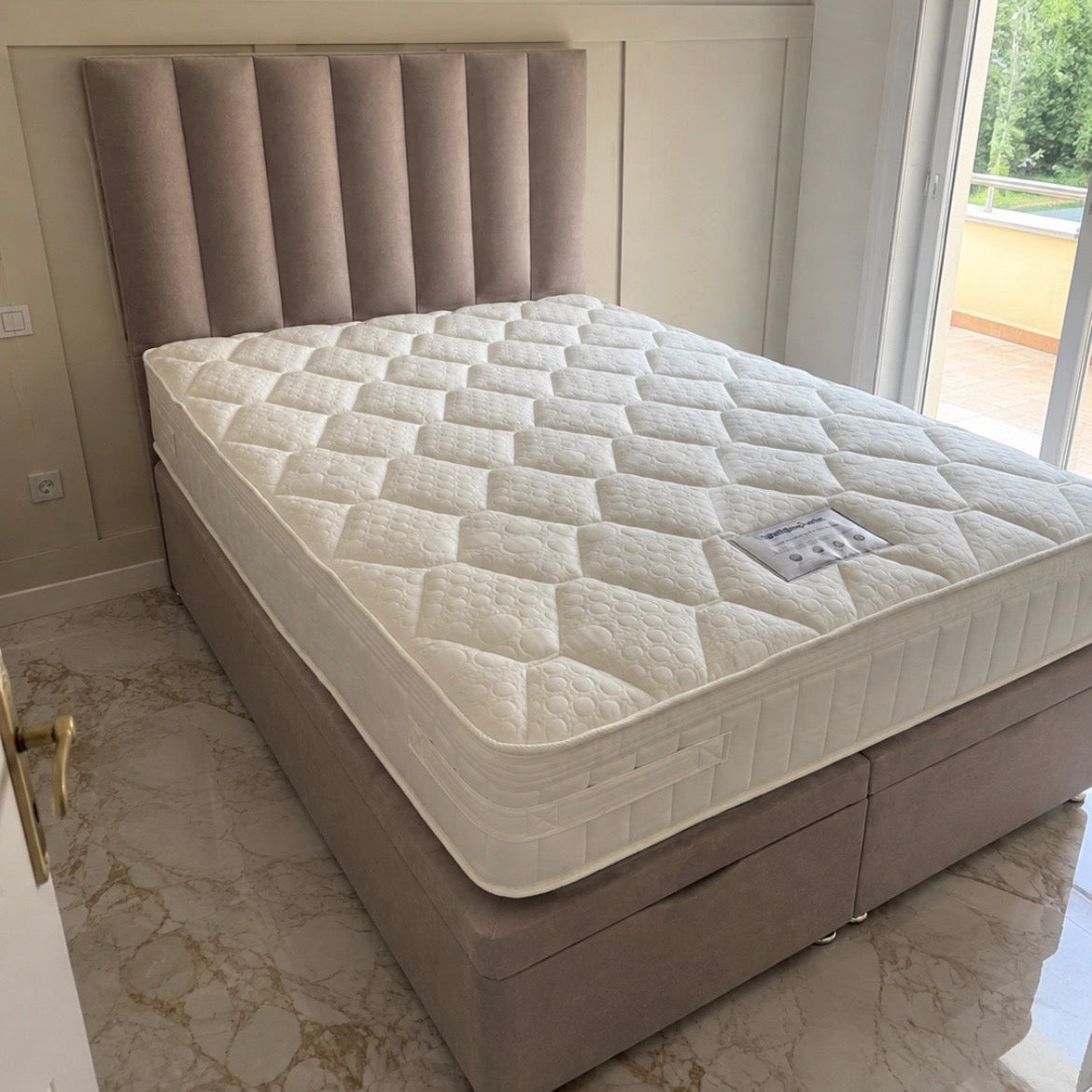 2026 Louis Bed - Soft Velvet Truffle