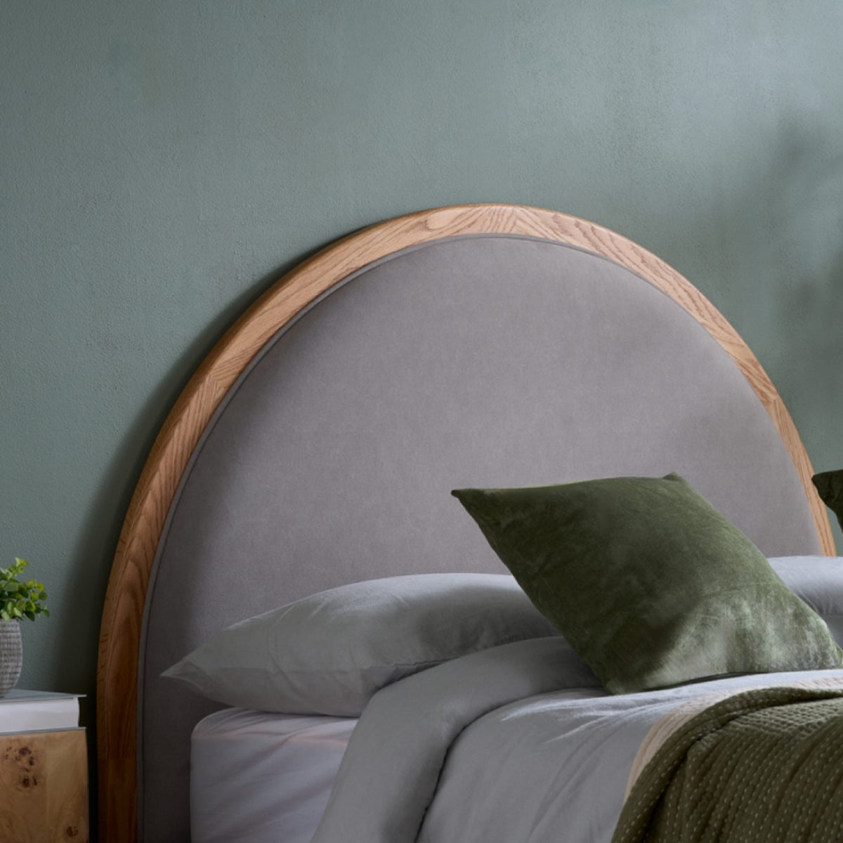 2026 Liana Bed - Oak