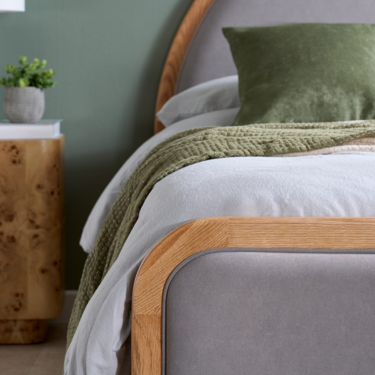 2026 Liana Bed - Oak