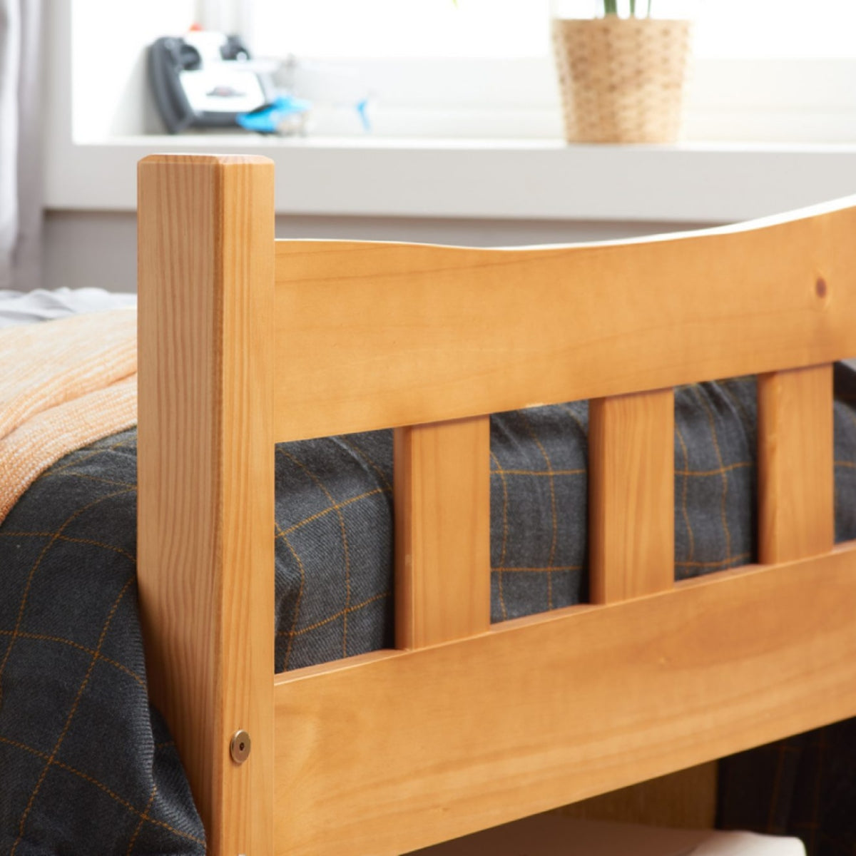 2026 Miami Bed - Pine