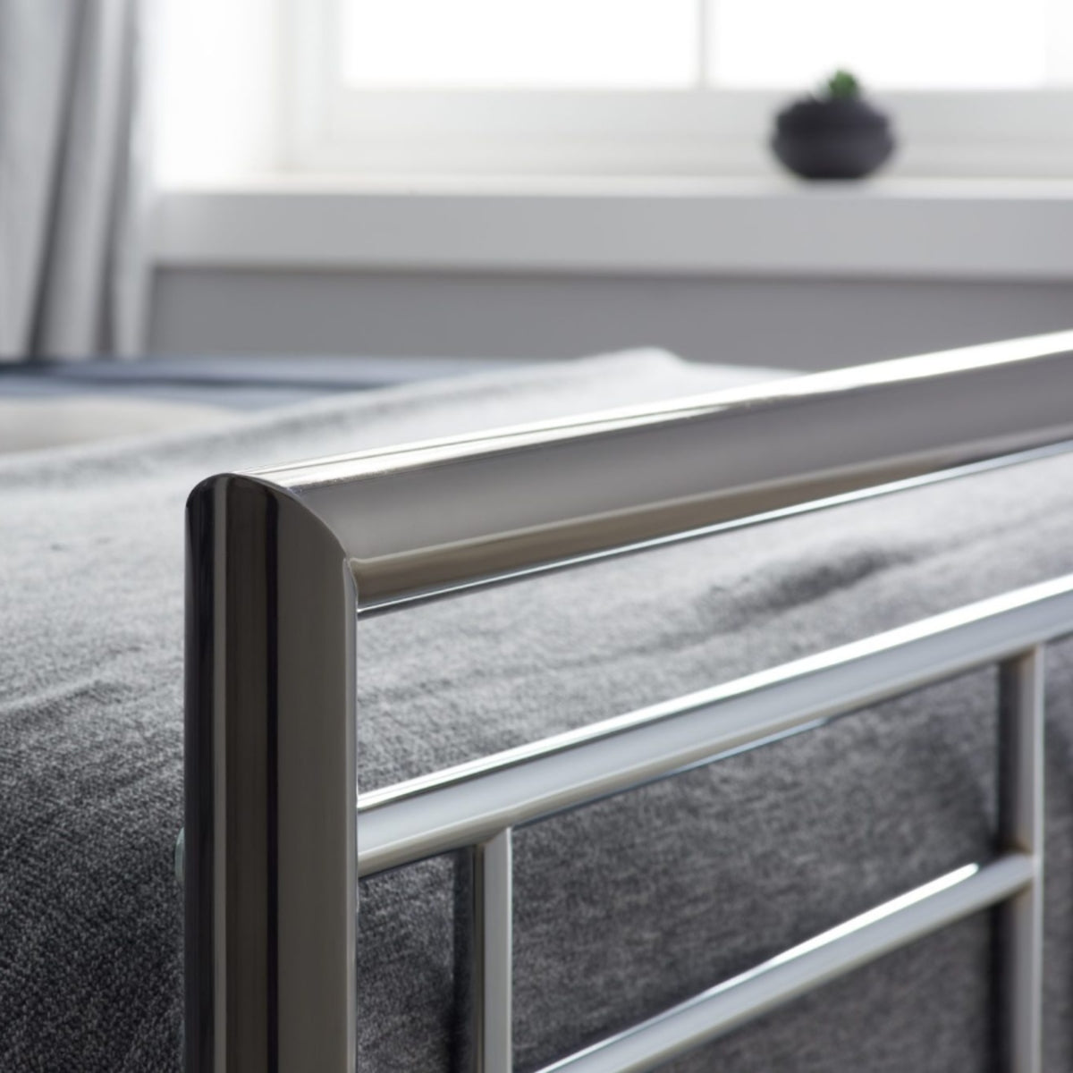 2026 Montana Bed - Chrome