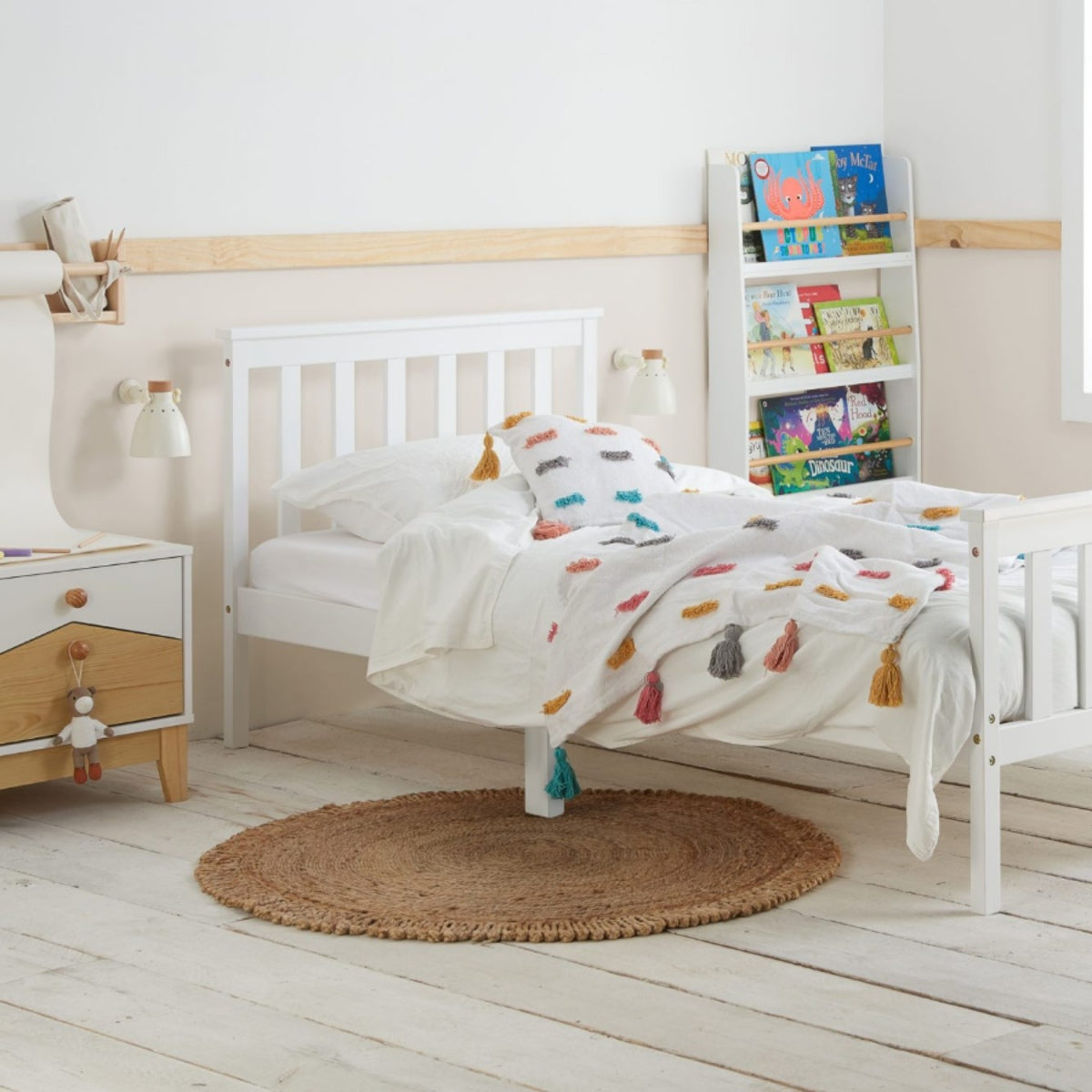 2026 Oxford Pine Bed - White