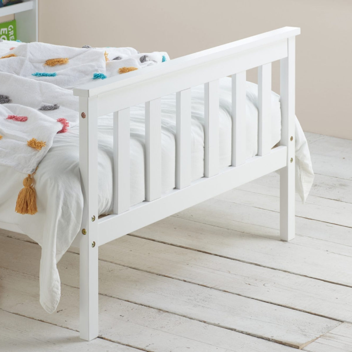 2026 Oxford Pine Bed - White