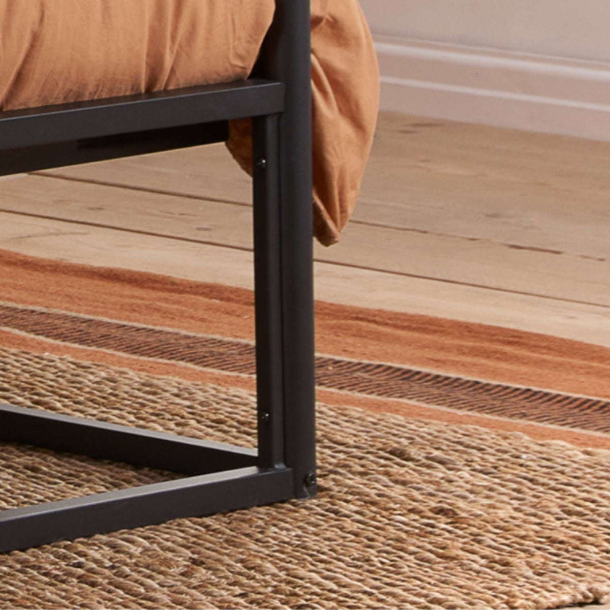 2026 Farringdon Metal 4 Poster Bed - Black
